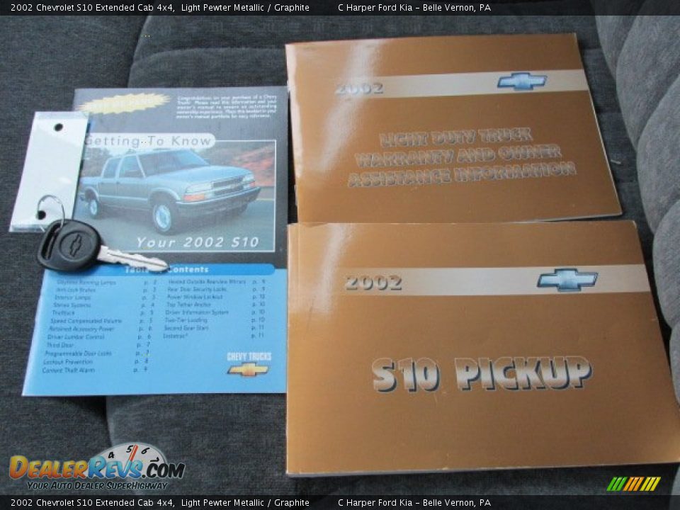 2002 Chevrolet S10 Extended Cab 4x4 Light Pewter Metallic / Graphite Photo #17