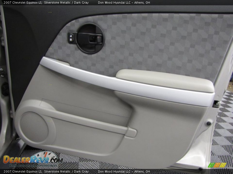 2007 Chevrolet Equinox LS Silverstone Metallic / Dark Gray Photo #12