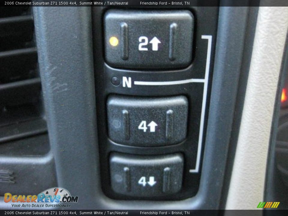 2006 Chevrolet Suburban Z71 1500 4x4 Summit White / Tan/Neutral Photo #31