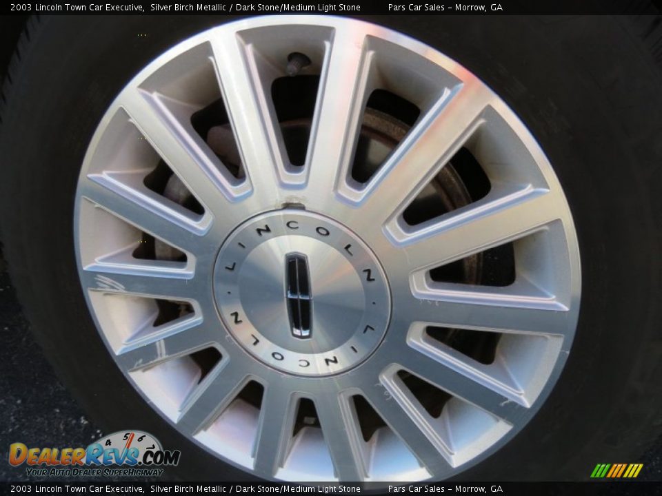 2003 Lincoln Town Car Executive Wheel Photo #5