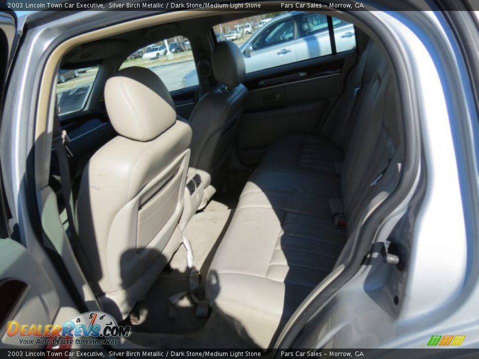 2003 Lincoln Town Car Executive Silver Birch Metallic / Dark Stone/Medium Light Stone Photo #8