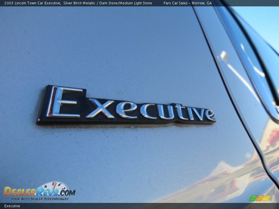 Executive - 2003 Lincoln Town Car