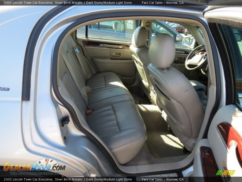 Rear Seat of 2003 Lincoln Town Car Executive Photo #10