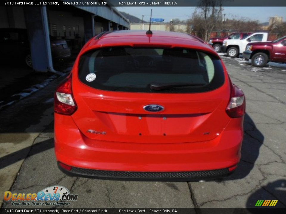 2013 Ford Focus SE Hatchback Race Red / Charcoal Black Photo #7