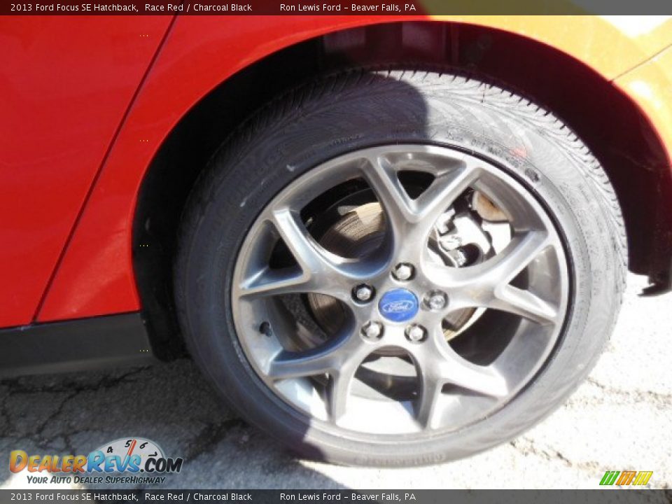 2013 Ford Focus SE Hatchback Race Red / Charcoal Black Photo #9