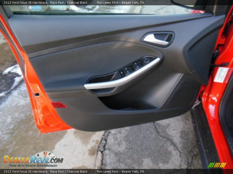 2013 Ford Focus SE Hatchback Race Red / Charcoal Black Photo #12