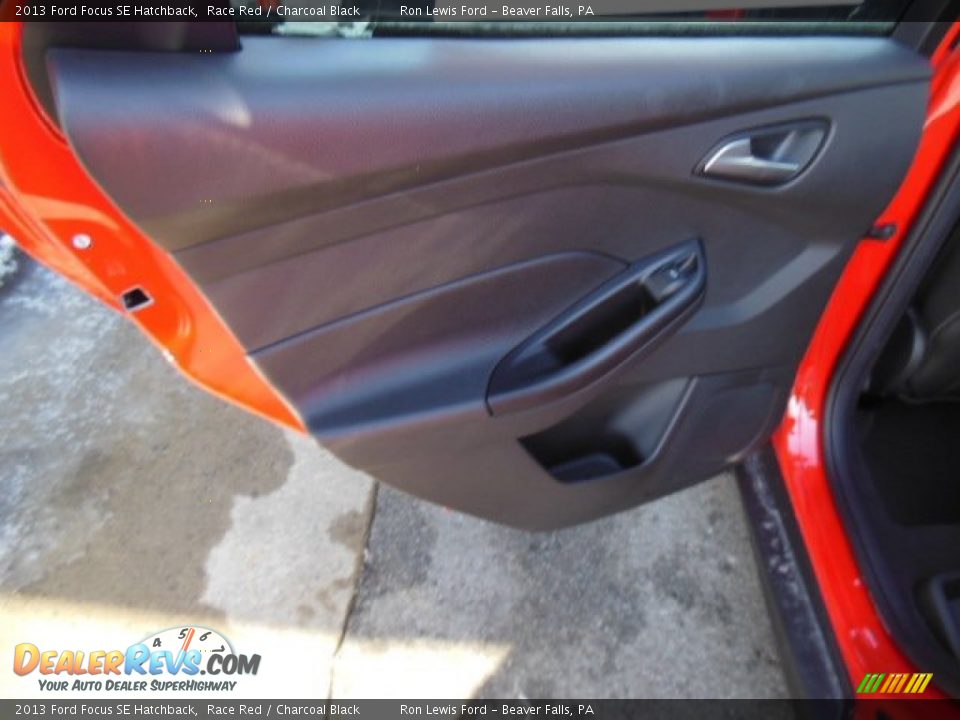 2013 Ford Focus SE Hatchback Race Red / Charcoal Black Photo #14