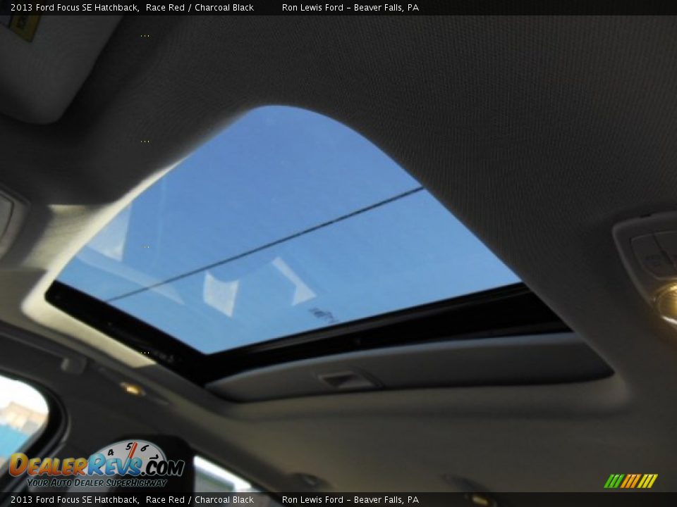 2013 Ford Focus SE Hatchback Race Red / Charcoal Black Photo #16