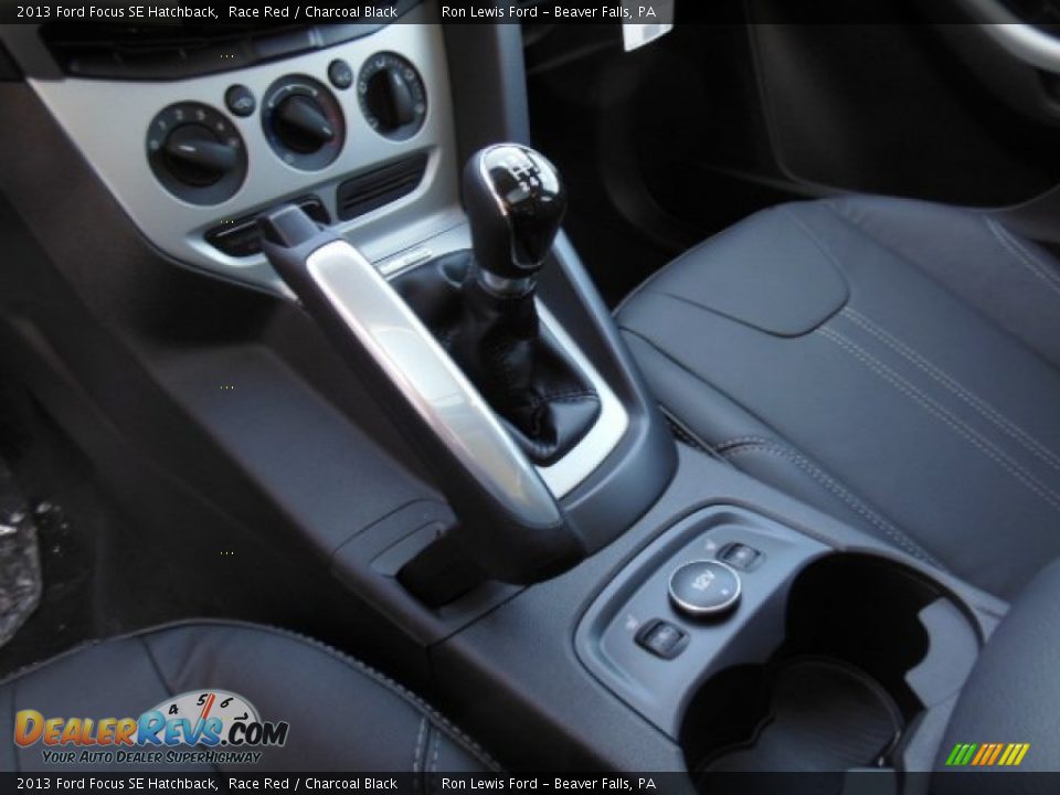 2013 Ford Focus SE Hatchback Race Red / Charcoal Black Photo #18