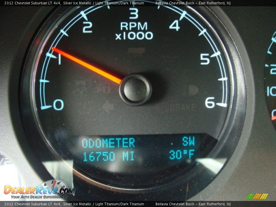 2012 Chevrolet Suburban LT 4x4 Silver Ice Metallic / Light Titanium/Dark Titanium Photo #10