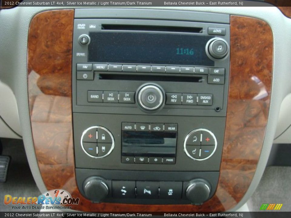 2012 Chevrolet Suburban LT 4x4 Silver Ice Metallic / Light Titanium/Dark Titanium Photo #11