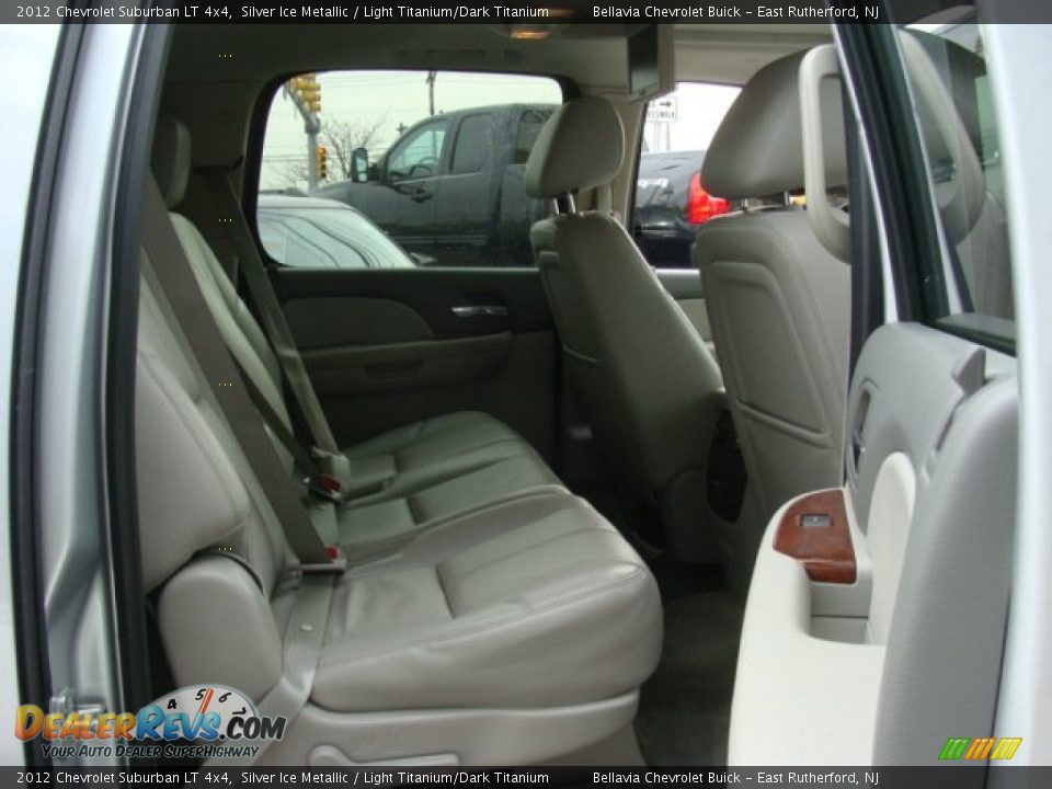 2012 Chevrolet Suburban LT 4x4 Silver Ice Metallic / Light Titanium/Dark Titanium Photo #12