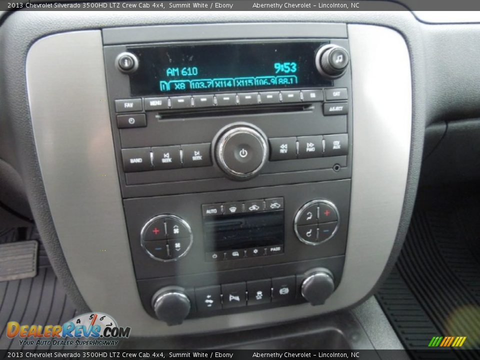 Controls of 2013 Chevrolet Silverado 3500HD LTZ Crew Cab 4x4 Photo #10