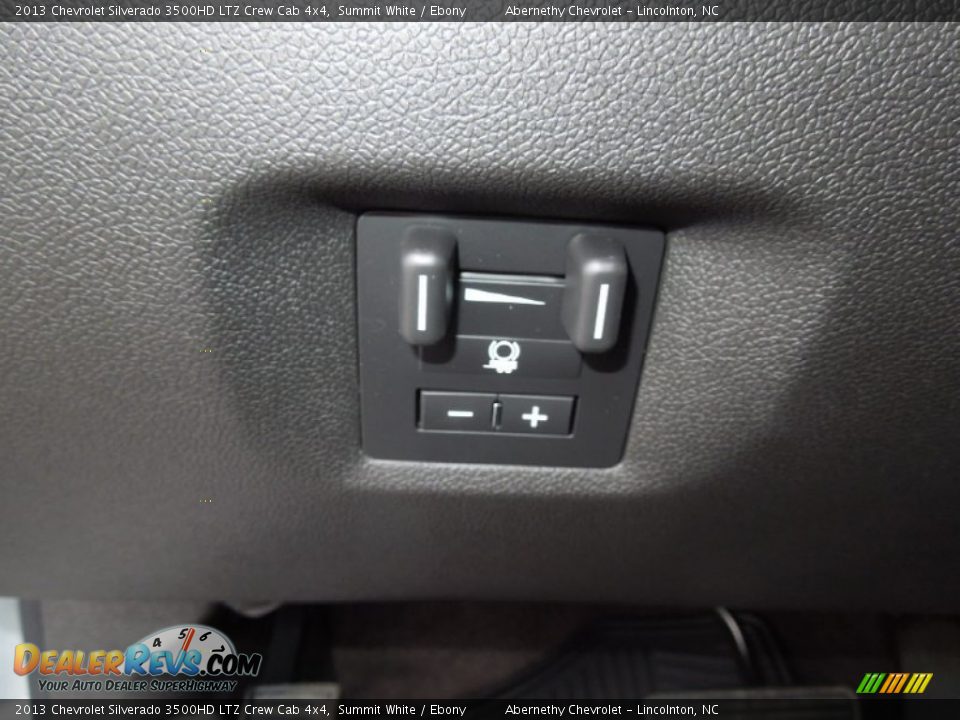Controls of 2013 Chevrolet Silverado 3500HD LTZ Crew Cab 4x4 Photo #13
