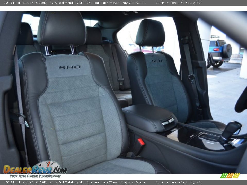 Front Seat of 2013 Ford Taurus SHO AWD Photo #19