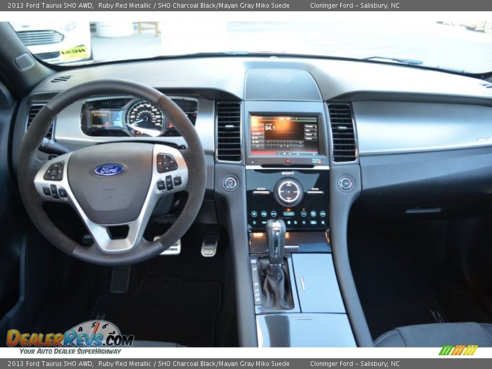 Dashboard of 2013 Ford Taurus SHO AWD Photo #25