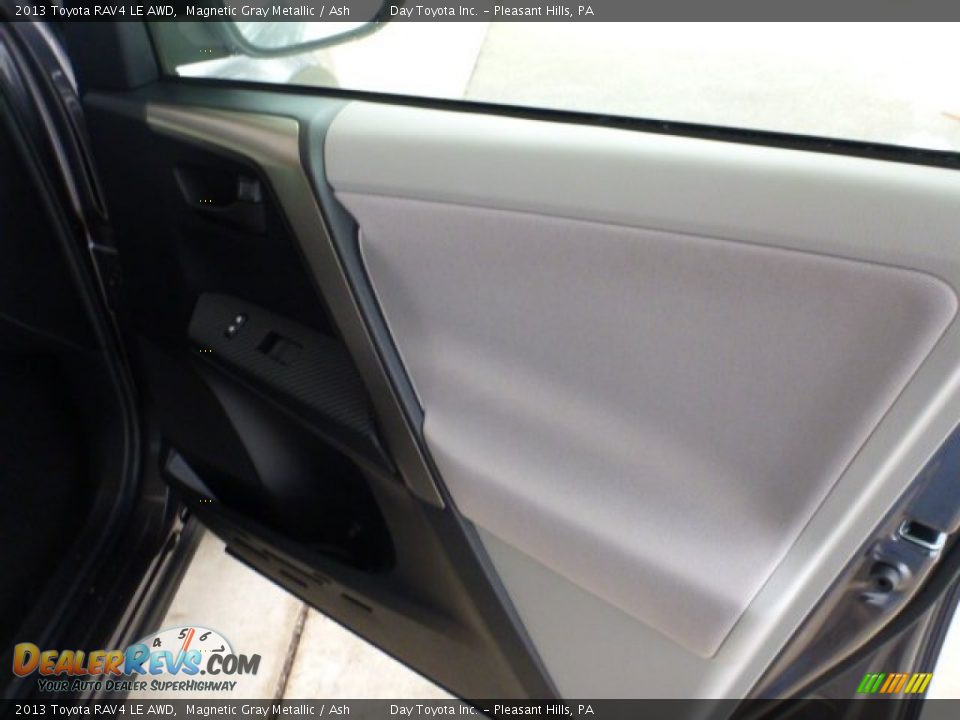 2013 Toyota RAV4 LE AWD Magnetic Gray Metallic / Ash Photo #11