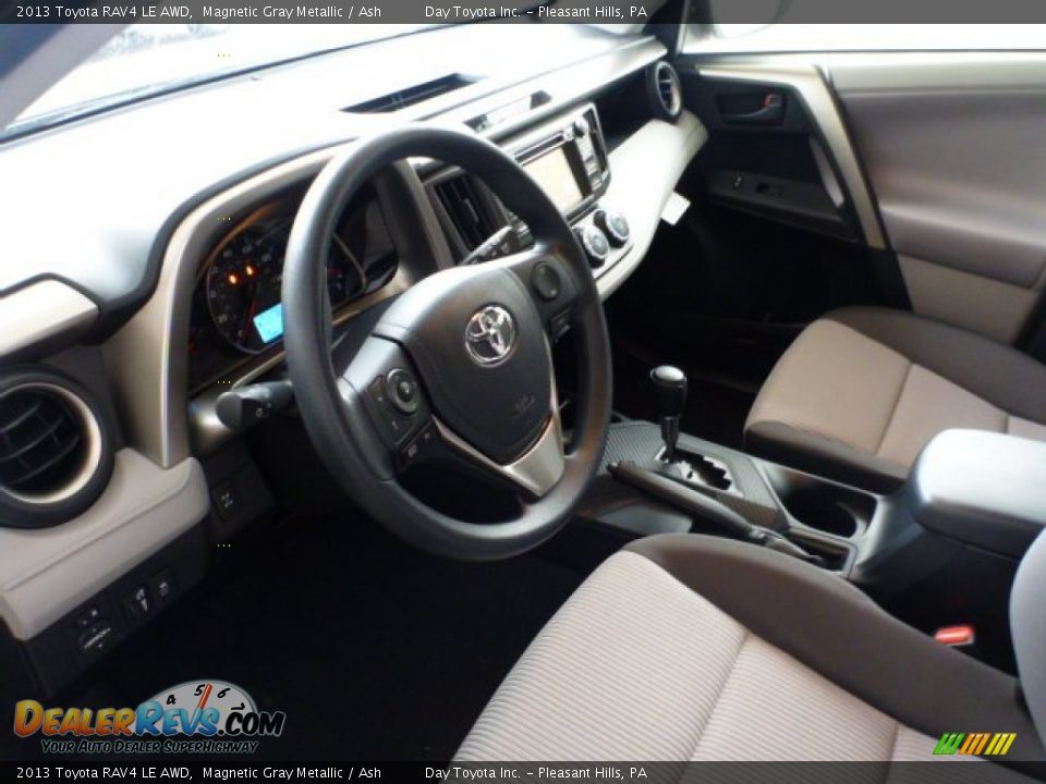 2013 Toyota RAV4 LE AWD Magnetic Gray Metallic / Ash Photo #17
