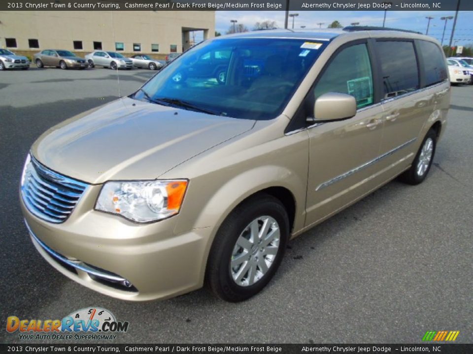 Front 3/4 View of 2013 Chrysler Town & Country Touring Photo #1