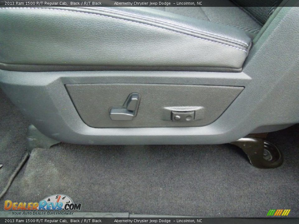 Front Seat of 2013 Ram 1500 R/T Regular Cab Photo #9