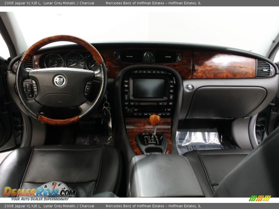 Dashboard of 2008 Jaguar XJ XJ8 L Photo #6