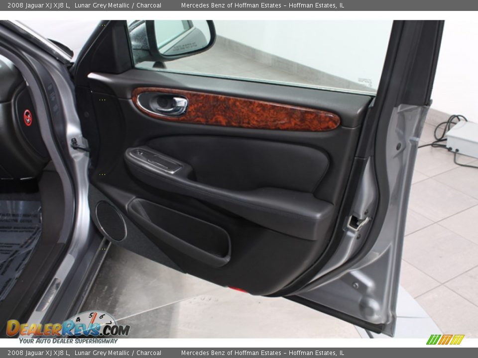Door Panel of 2008 Jaguar XJ XJ8 L Photo #13