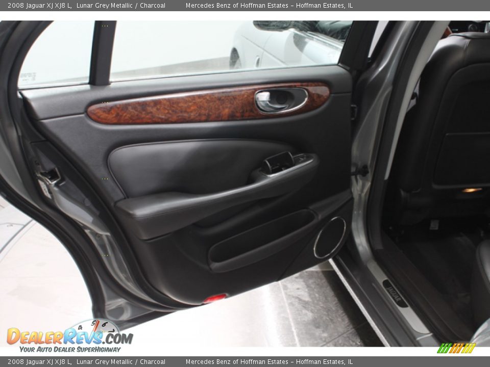 Door Panel of 2008 Jaguar XJ XJ8 L Photo #15