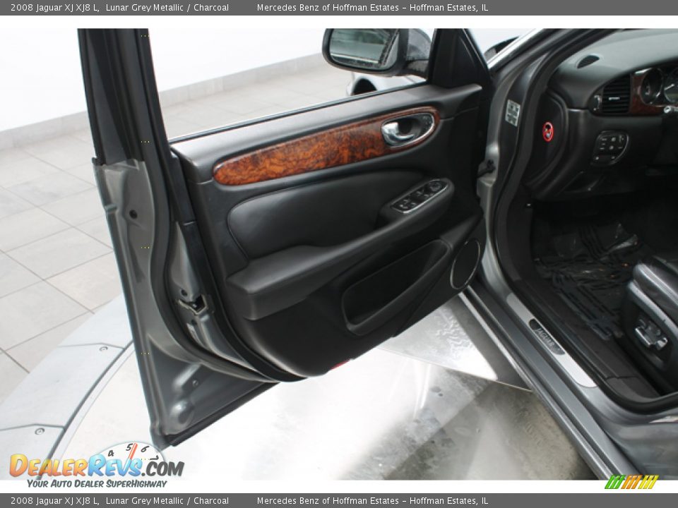 Door Panel of 2008 Jaguar XJ XJ8 L Photo #16