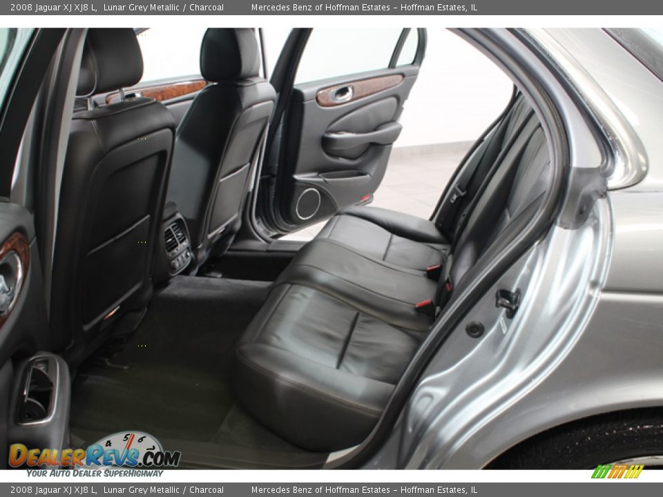Rear Seat of 2008 Jaguar XJ XJ8 L Photo #19