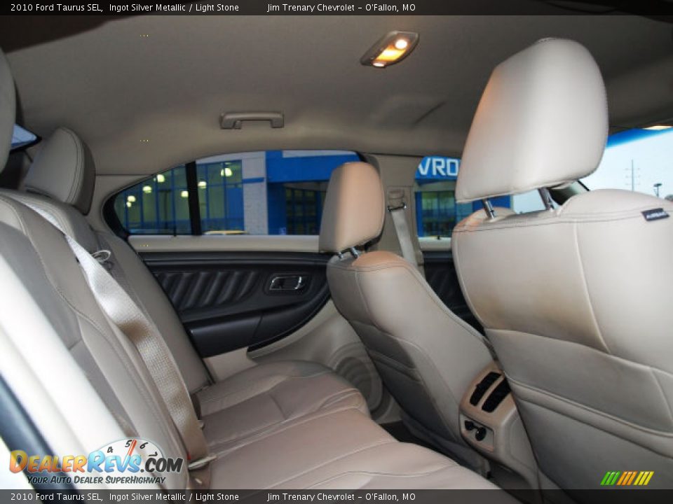 2010 Ford Taurus SEL Ingot Silver Metallic / Light Stone Photo #9