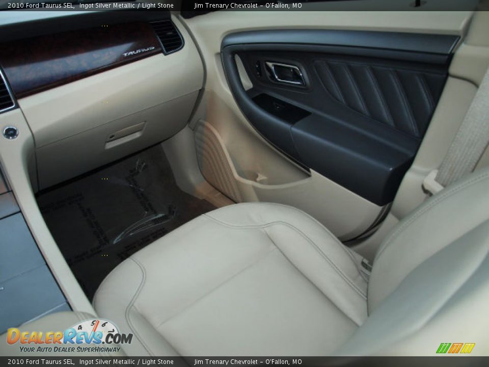 2010 Ford Taurus SEL Ingot Silver Metallic / Light Stone Photo #13