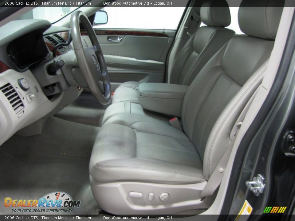 Front Seat of 2006 Cadillac DTS  Photo #5