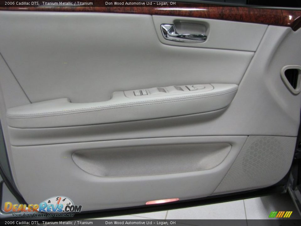 2006 Cadillac DTS Titanium Metallic / Titanium Photo #9