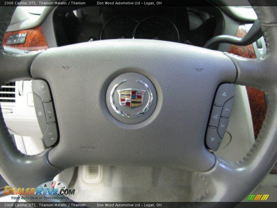 Controls of 2006 Cadillac DTS  Photo #14