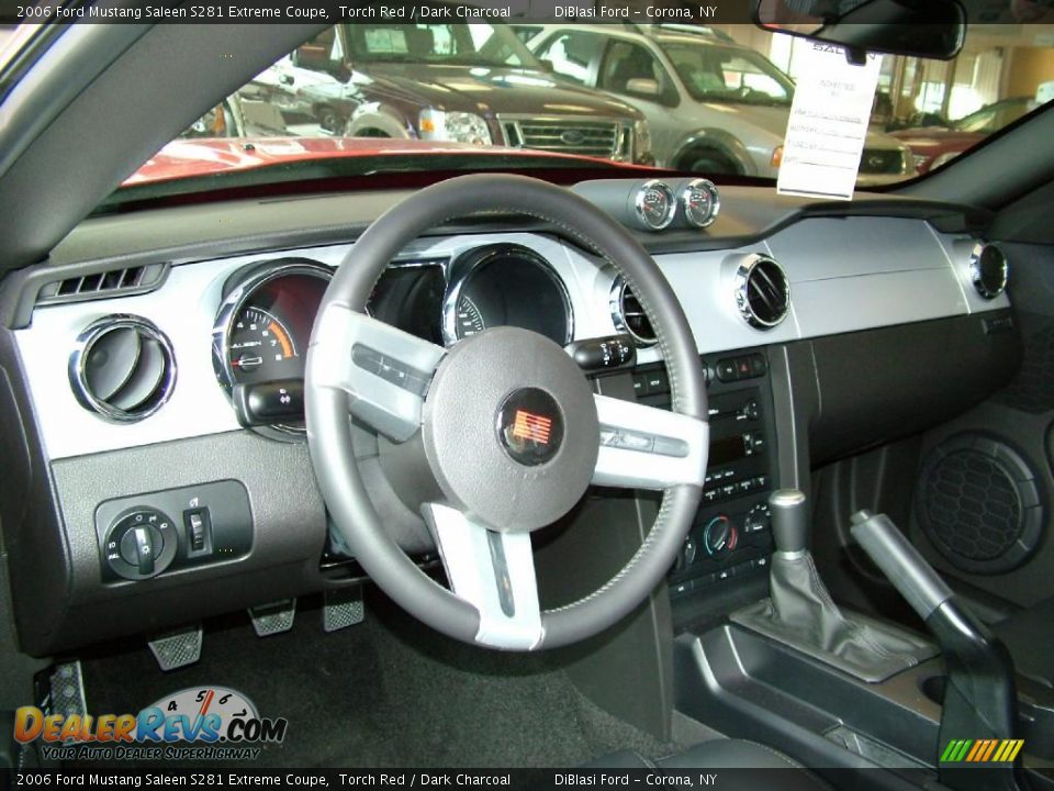 Dashboard of 2006 Ford Mustang Saleen S281 Extreme Coupe Photo #17