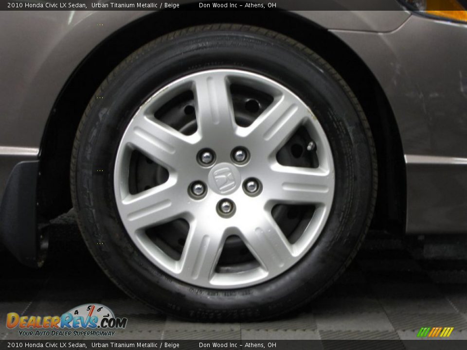 2010 Honda Civic LX Sedan Urban Titanium Metallic / Beige Photo #25
