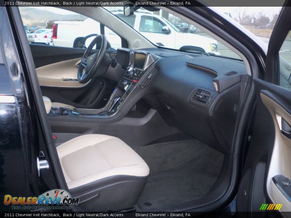 2011 Chevrolet Volt Hatchback Black / Light Neutral/Dark Accents Photo #16