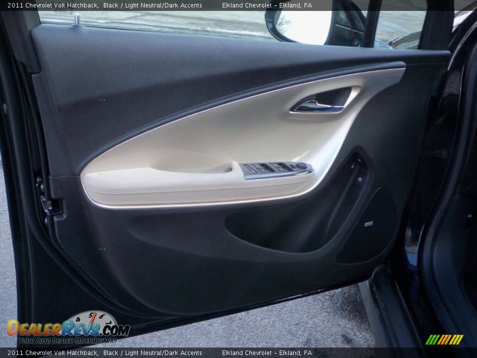 2011 Chevrolet Volt Hatchback Black / Light Neutral/Dark Accents Photo #17