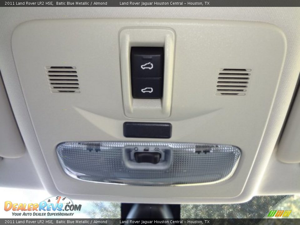2011 Land Rover LR2 HSE Baltic Blue Metallic / Almond Photo #32