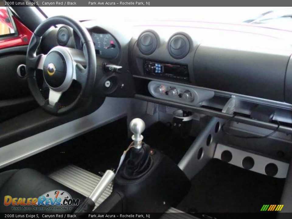 Dashboard of 2008 Lotus Exige S Photo #17