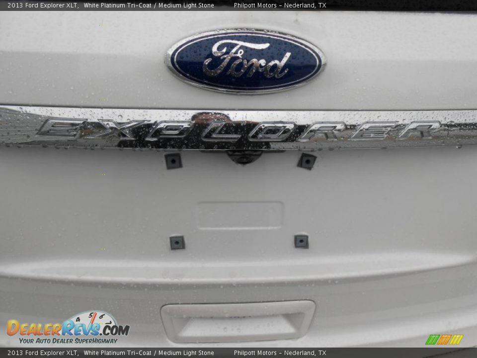 2013 Ford Explorer XLT White Platinum Tri-Coat / Medium Light Stone Photo #7