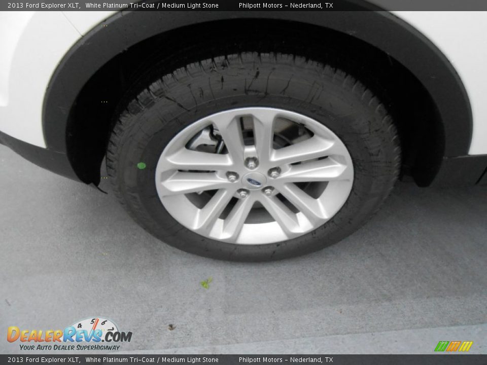 2013 Ford Explorer XLT White Platinum Tri-Coat / Medium Light Stone Photo #13