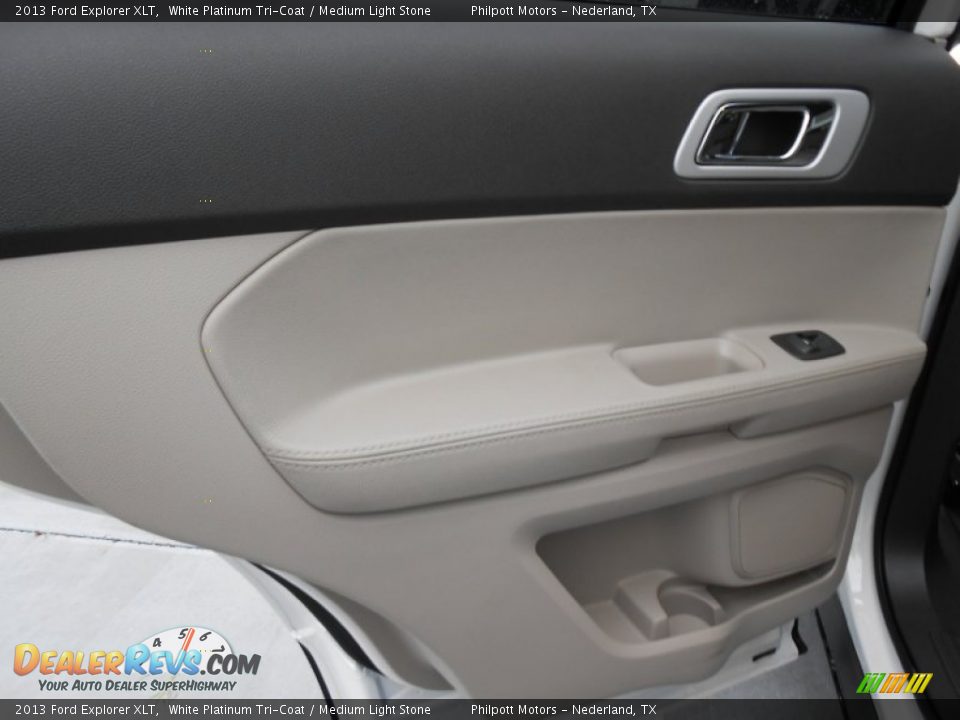 2013 Ford Explorer XLT White Platinum Tri-Coat / Medium Light Stone Photo #18
