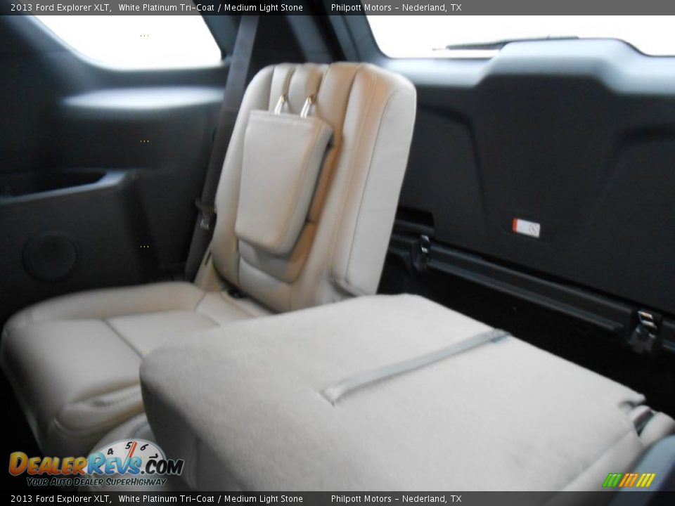2013 Ford Explorer XLT White Platinum Tri-Coat / Medium Light Stone Photo #19