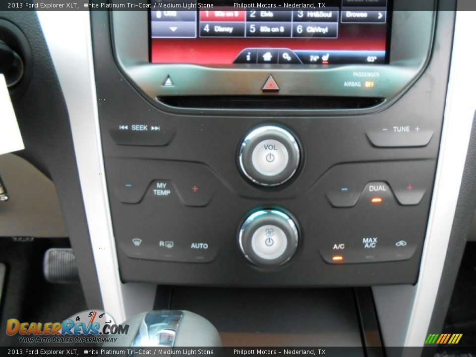 2013 Ford Explorer XLT White Platinum Tri-Coat / Medium Light Stone Photo #28