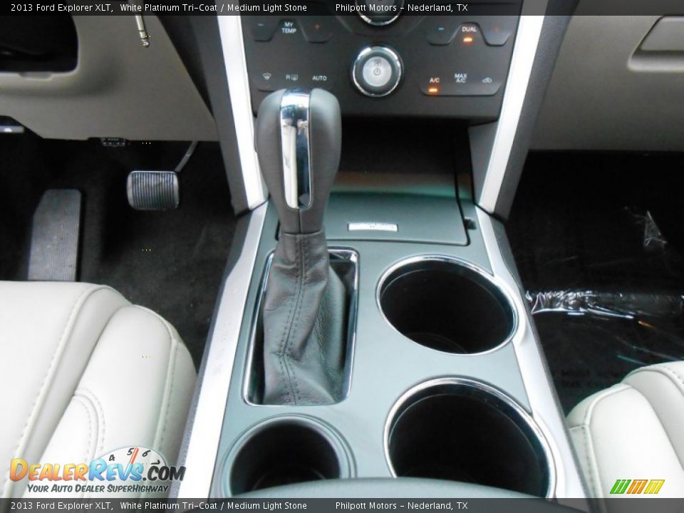 2013 Ford Explorer XLT White Platinum Tri-Coat / Medium Light Stone Photo #29