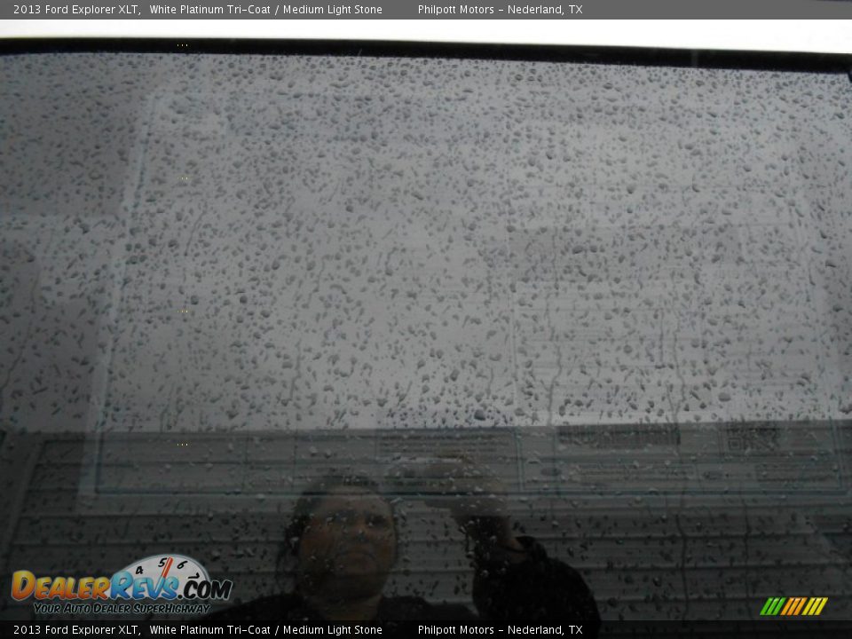 2013 Ford Explorer XLT White Platinum Tri-Coat / Medium Light Stone Photo #34