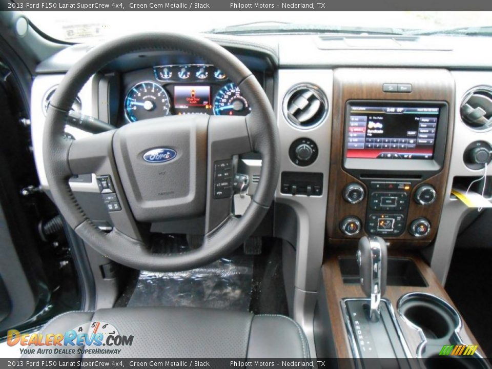 Dashboard of 2013 Ford F150 Lariat SuperCrew 4x4 Photo #26