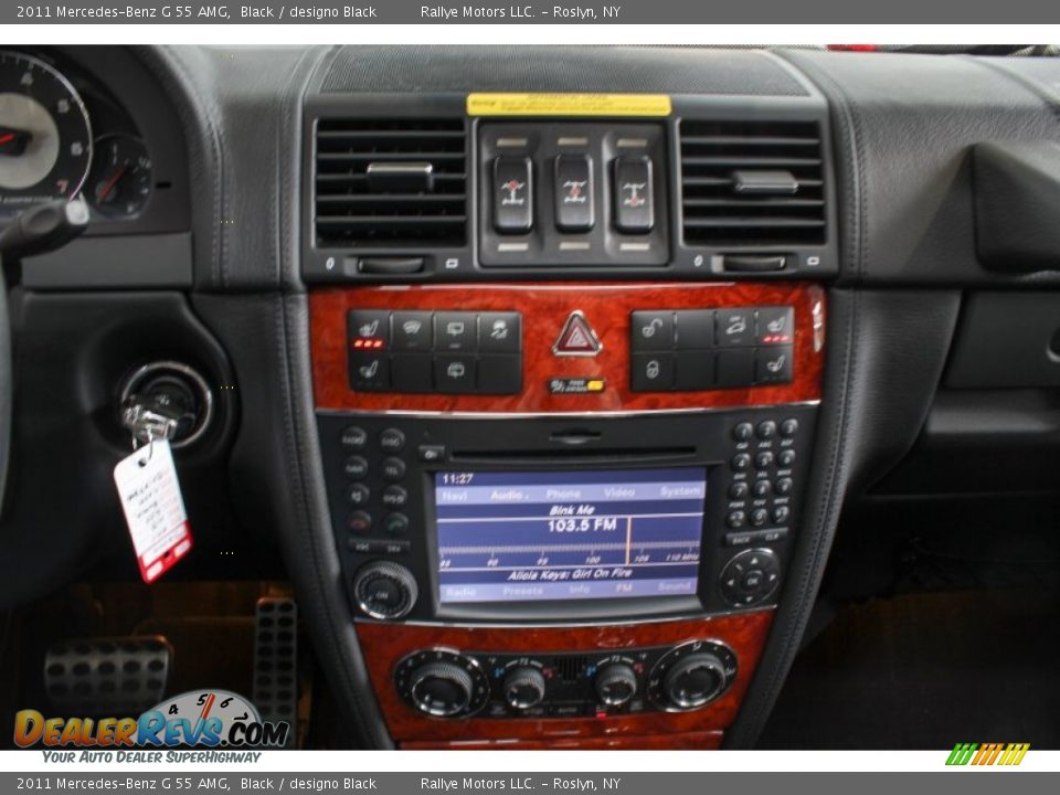 Controls of 2011 Mercedes-Benz G 55 AMG Photo #9