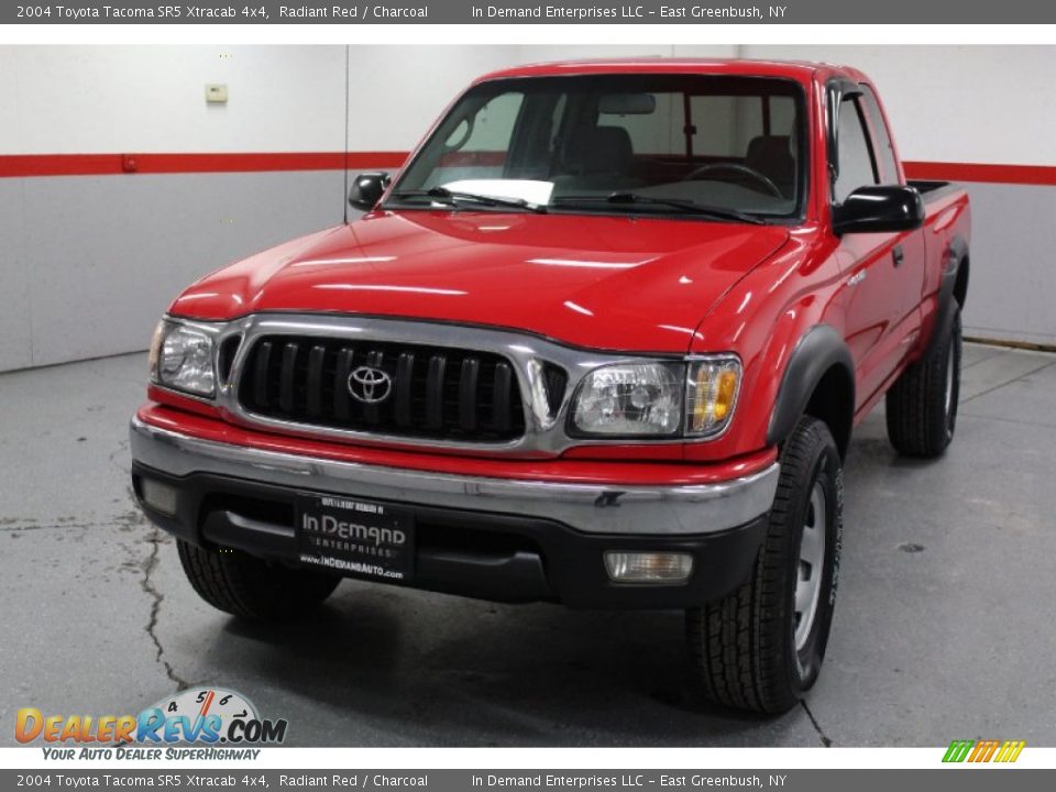 2004 Toyota Tacoma SR5 Xtracab 4x4 Radiant Red / Charcoal Photo #5